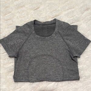 Lululemon workout top